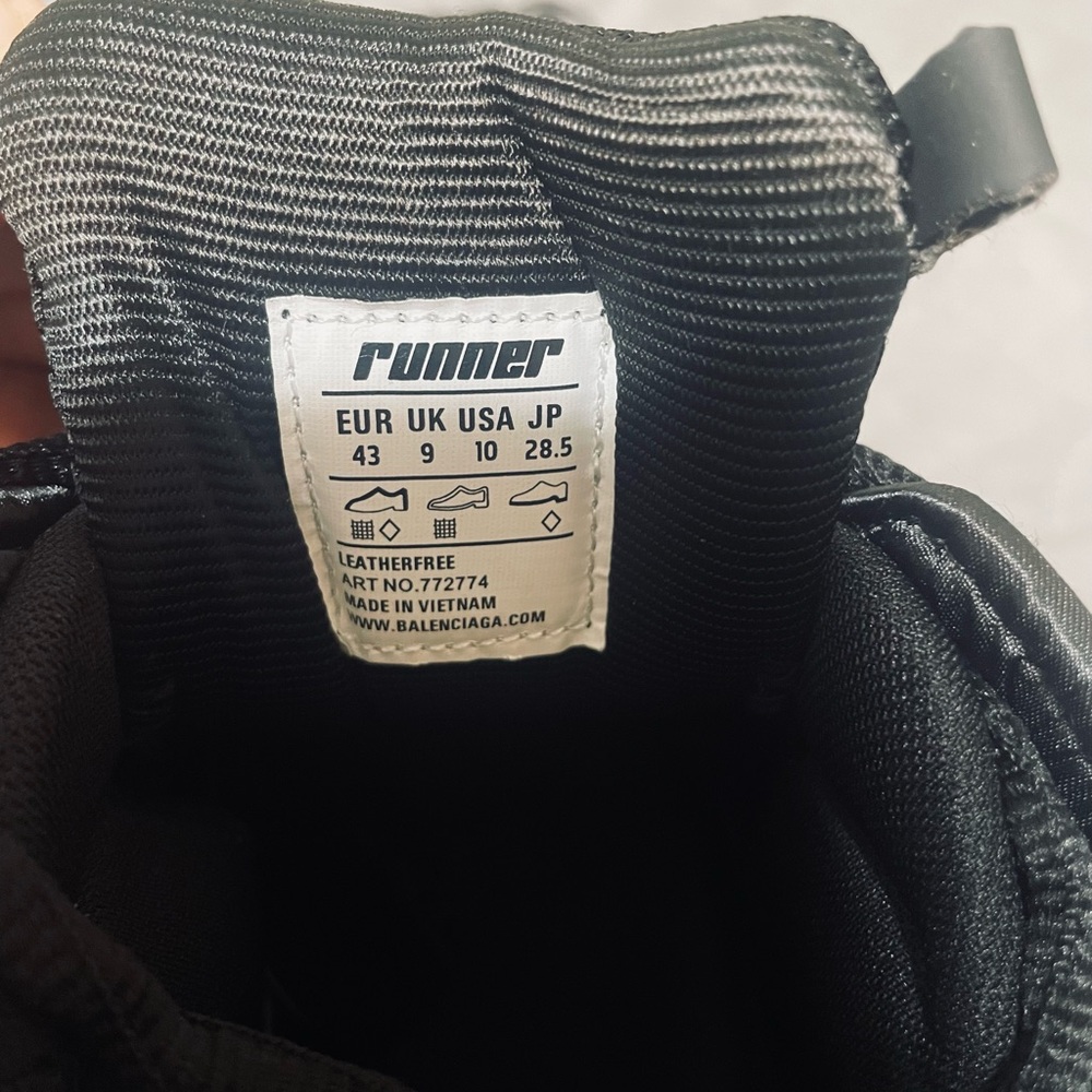 Balenciaga Runner Black